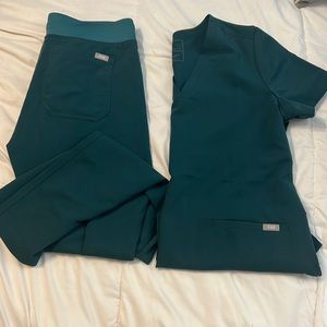 Figs scrubs never worn